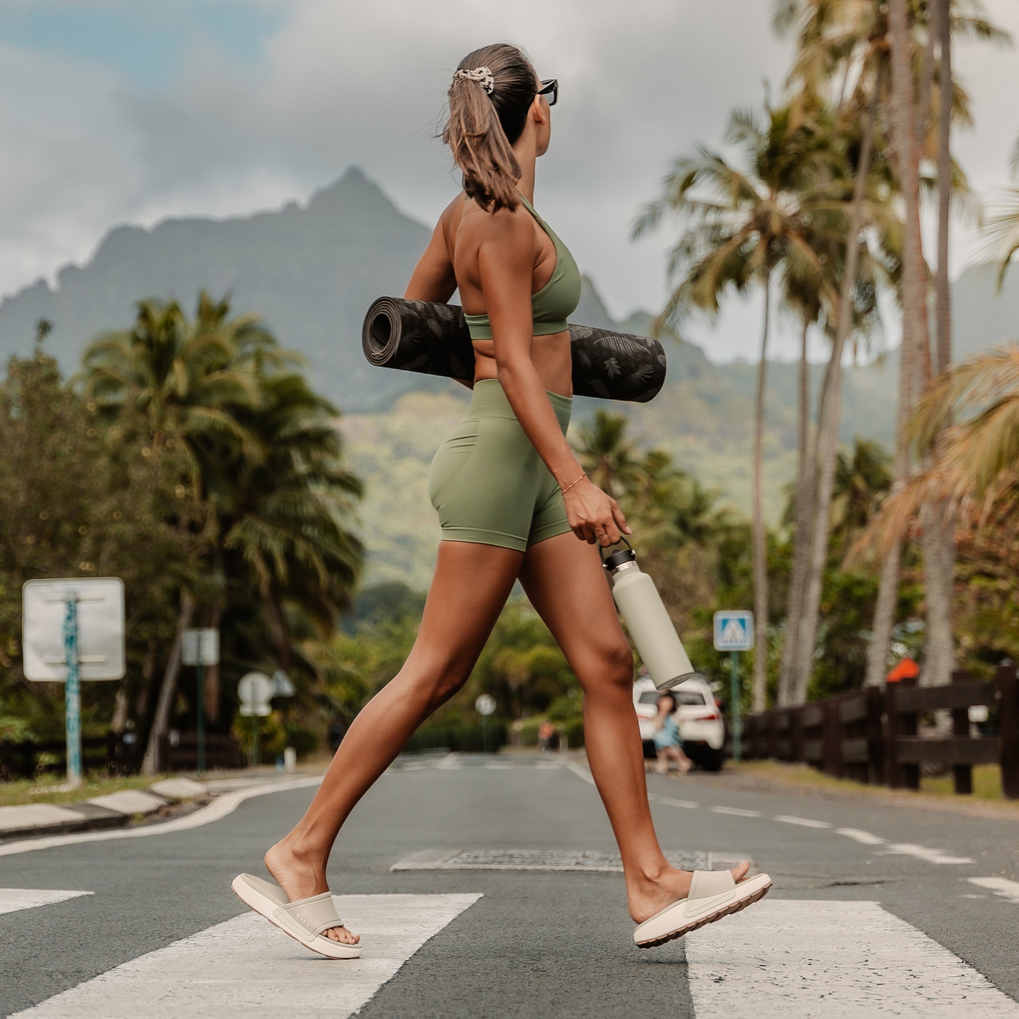 Sydnee Cutback Low - Image 3